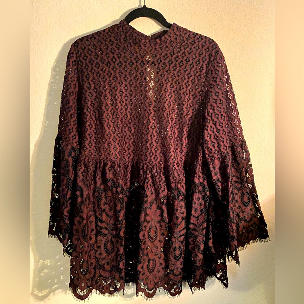 Gorgeous lace detailed Lane Bryant blouse with buttons behind the neck.